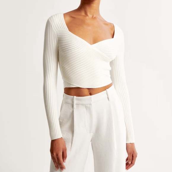 Abercrombie & Fitch sweater - Picture 2 of 3